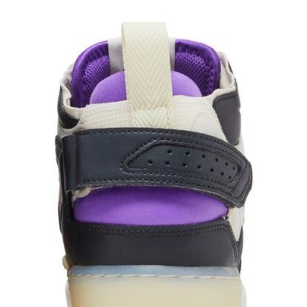 Nike
Air Force 1
React
‘Off noir action grape’
High top - Picture 8 of 14